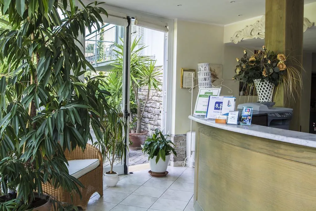 Hotel Riviera Blu Tirrenia 3*,